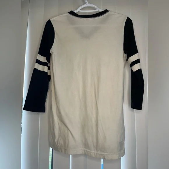 Mitchell & Ness Lakers Black and White Long Sleeve Tee - Picture 9 of 9